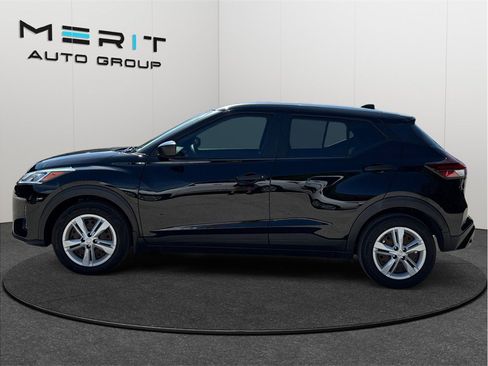 Used 2022 Nissan Kicks S FWD image 5
