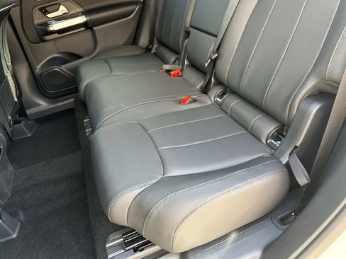 New 2026 Mercedes-Benz GLB 250 image 13