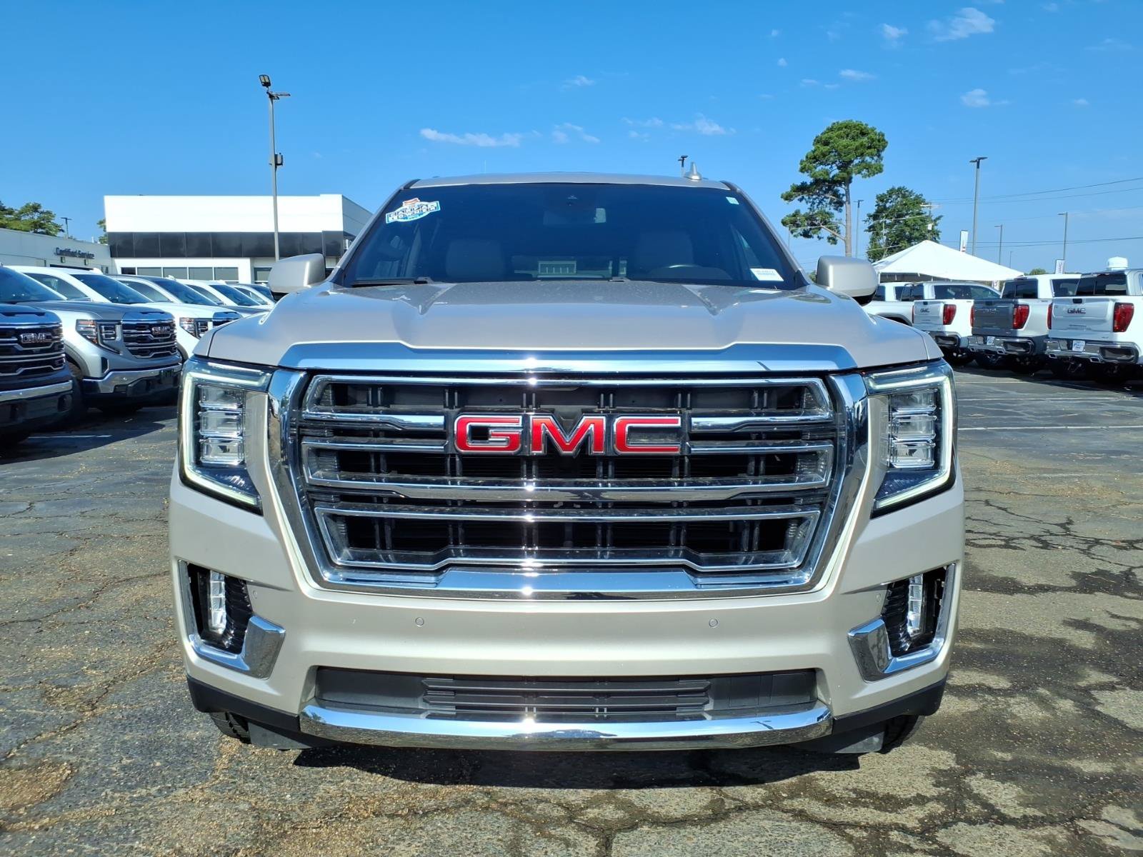 Used 2023 GMC Yukon XL SLT RWD image 2
