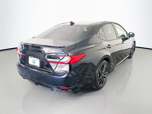 Used 2025 Toyota Camry XSE FWD image 5