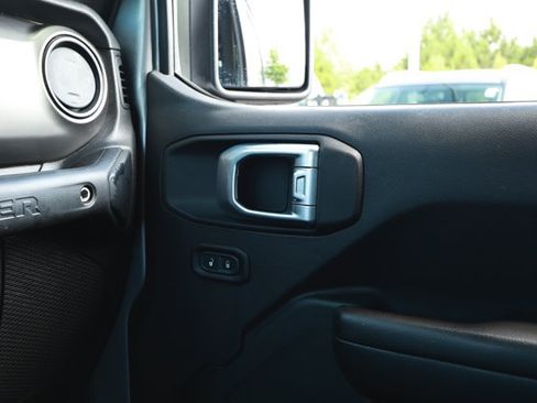 Used 2019 Jeep Wrangler Sport AWD/4WD image 25