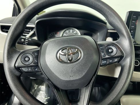 Used 2022 Toyota Corolla LE w/ LE Convenience Package FWD image 11