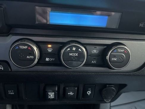 Used 2021 Toyota Tacoma TRD Off-Road image 21