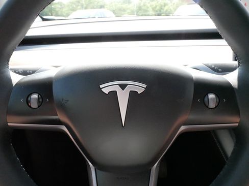 Used 2023 Tesla Model Y Long Range AWD/4WD image 25