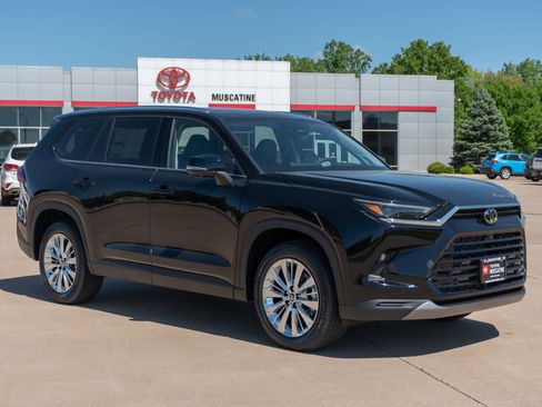 New 2026 Toyota Grand Highlander AWD image 1