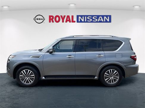 Used 2023 Nissan Armada SL w/ Captain's Chairs Package image 4