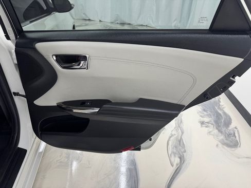 Used 2016 Toyota Avalon XLE Premium FWD image 17