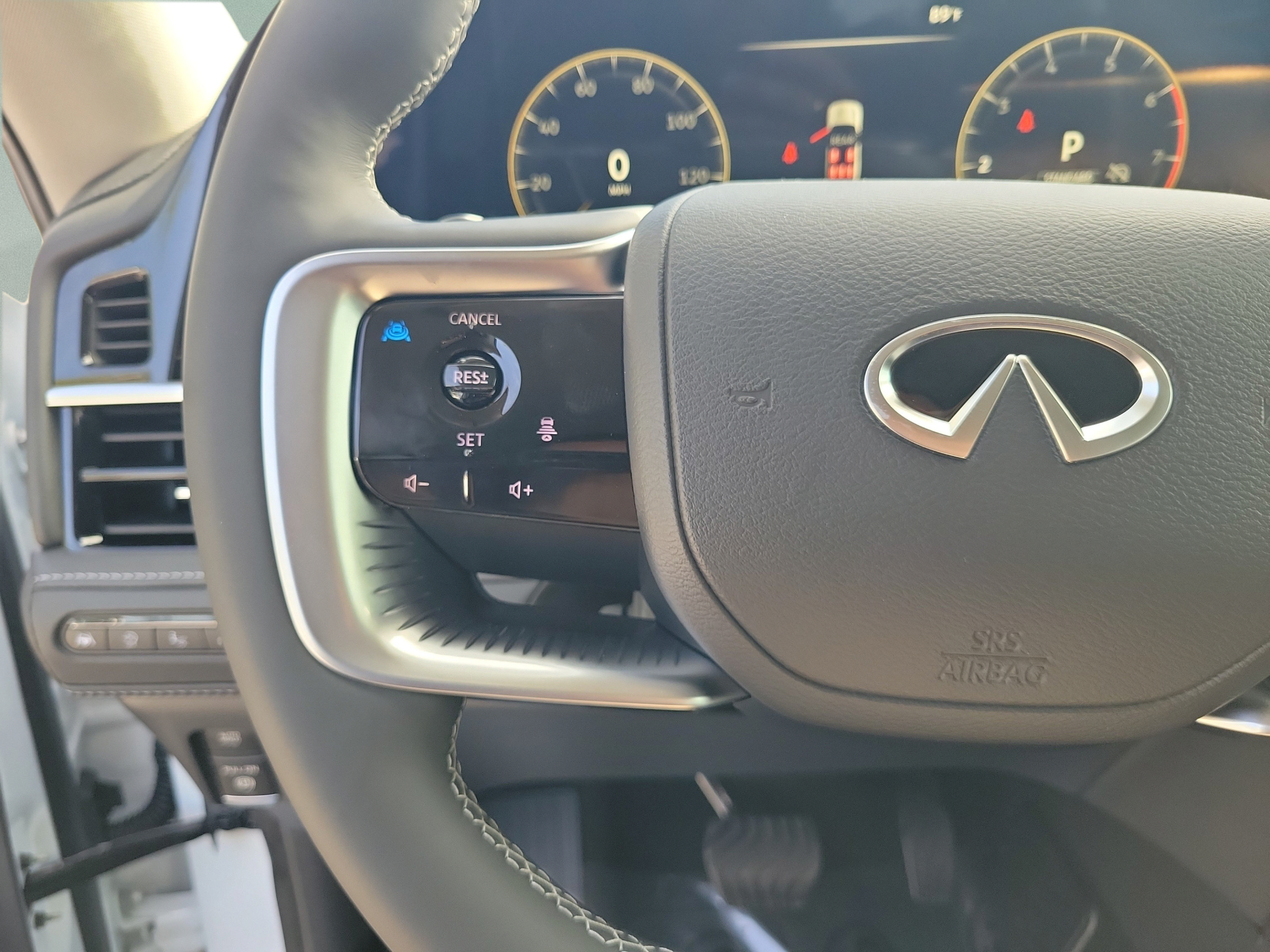 New 2027 INFINITI QX80 Luxe w/ Exterior Package AWD/4WD image 13
