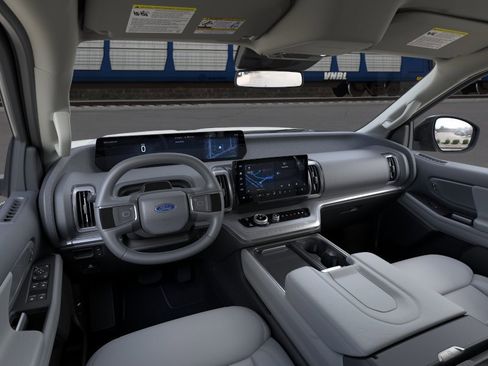 New 2026 Ford Expedition Active RWD image 9