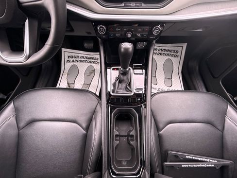 Used 2025 Jeep Compass Limited image 14