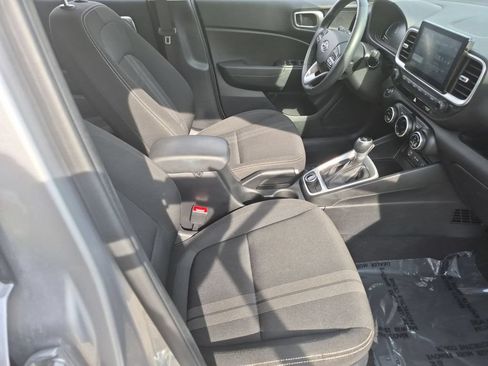Used 2025 Hyundai Venue SEL FWD image 30