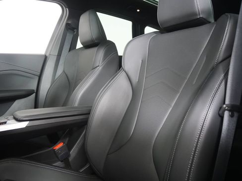 Certified 2025 BMW X1 xDrive28i AWD/4WD image 10
