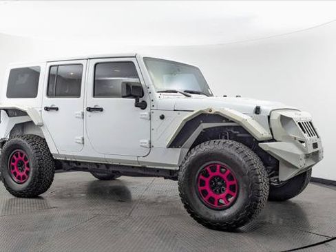Used 2016 Jeep Wrangler Unlimited Rubicon AWD/4WD image 11