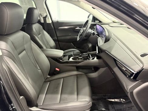 Used 2025 Buick Envision Preferred image 18