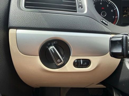 Used 2014 Volkswagen Jetta SE FWD image 13