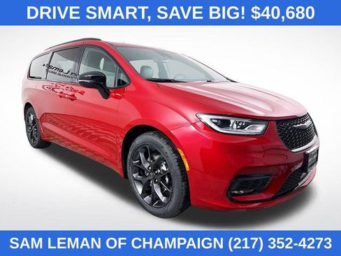 New 2026 Chrysler Pacifica Select w/ S Appearance Package image 1