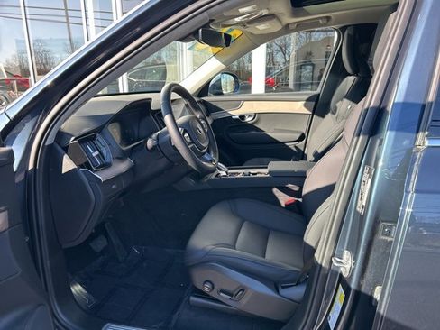 Used 2025 Volvo XC90 B6 Plus image 17