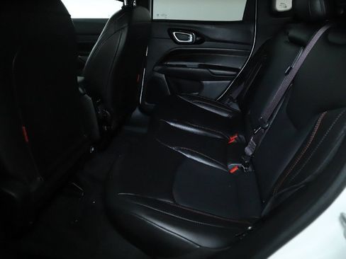 Used 2025 Jeep Compass Trailhawk AWD/4WD image 14
