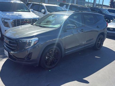 Used 2020 GMC Terrain SLT w/ Preferred Package FWD image 3
