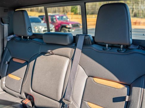 Used 2024 GMC Sierra 2500 AT4 w/ AT4 Premium Plus Package image 28