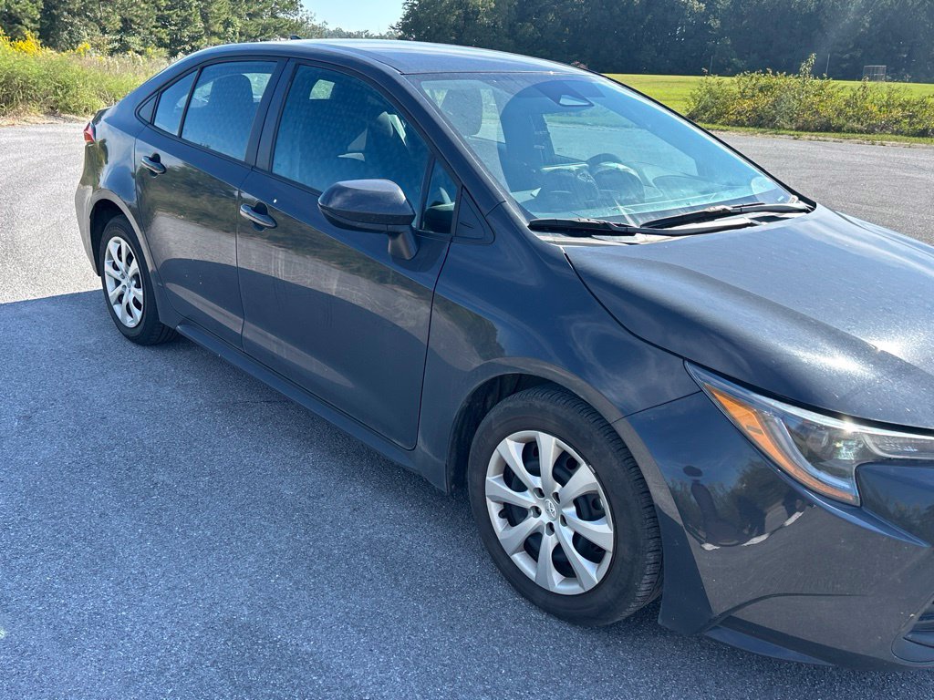 Used 2025 Toyota Corolla LE FWD image 9