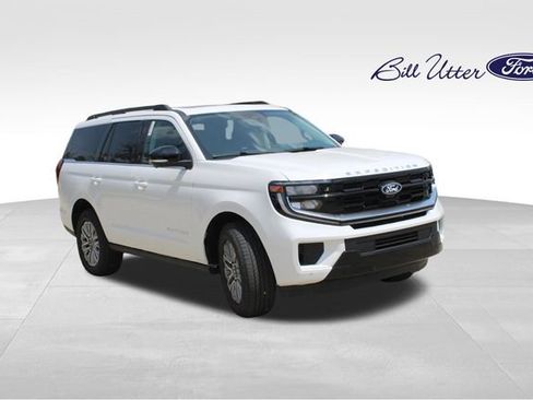 New 2027 Ford Expedition Platinum w/ Driver's Package RWD image 2
