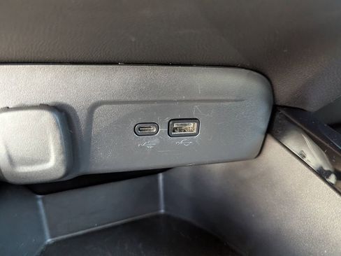 Certified 2025 Chevrolet Trax LT w/ LT Convenience Package image 21