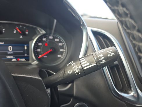 Used 2023 Chevrolet Equinox LT image 26