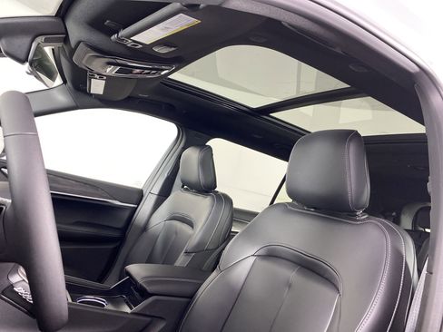 New 2025 Jeep Grand Cherokee L Limited w/ Black Appearance Package image 2