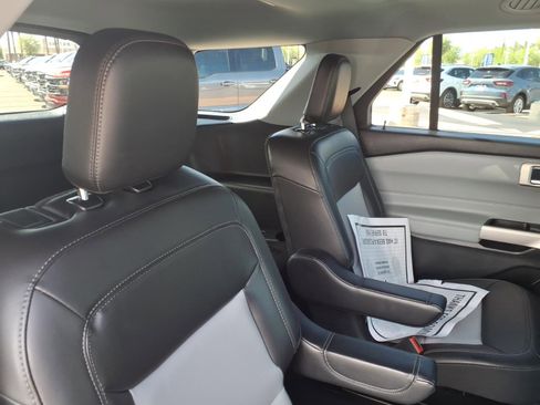 Certified 2022 Ford Explorer XLT w/ Equipment Group 202A AWD/4WD image 15