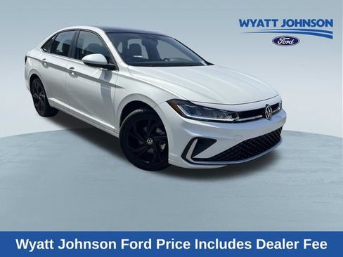 Used 2026 Volkswagen Jetta SE FWD image 1