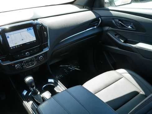 Used 2023 Chevrolet Traverse High Country AWD/4WD image 11