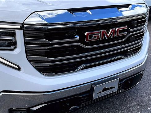 Used 2025 GMC Sierra 1500 SLT AWD/4WD image 34
