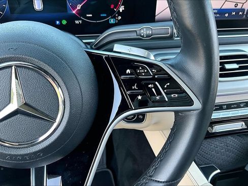 Used 2025 Mercedes-Benz GLS 450 4MATIC image 11