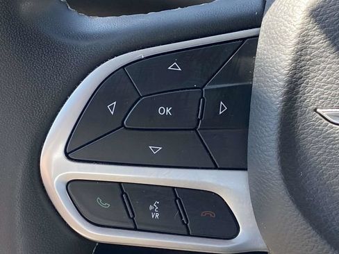 Used 2023 Chrysler Pacifica Touring-L FWD image 60
