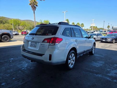 Used 2011 Subaru Outback 2.5i Limited AWD/4WD image 6