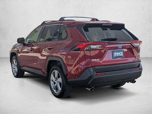 Used 2021 Toyota RAV4 XLE Premium AWD/4WD image 8