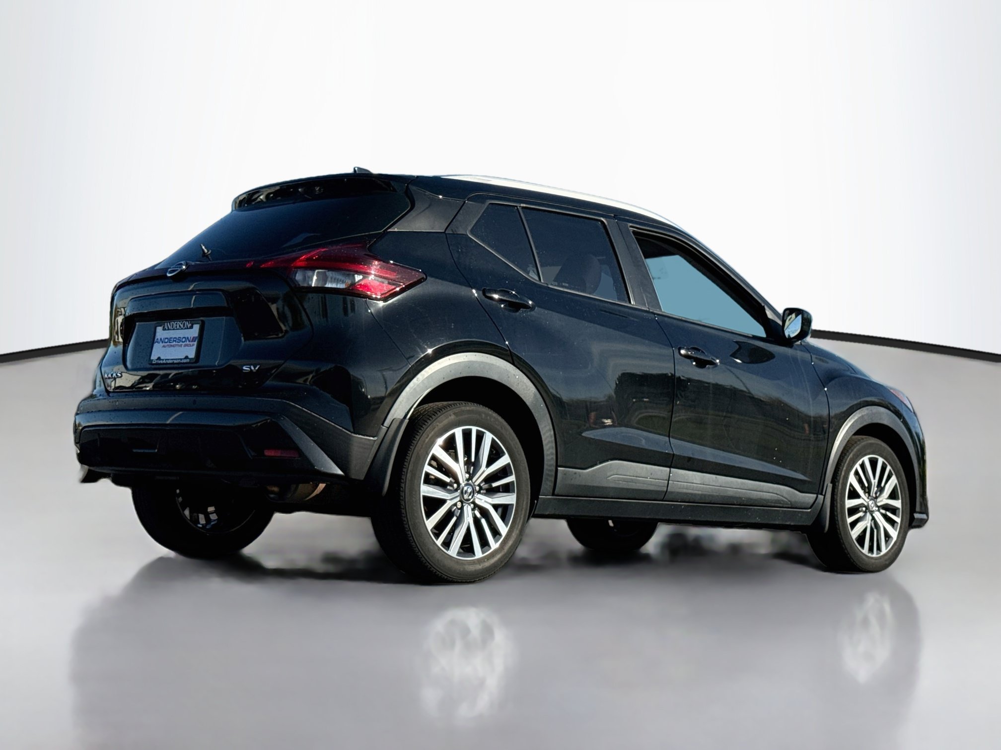 Used 2021 Nissan Kicks SV FWD image 7