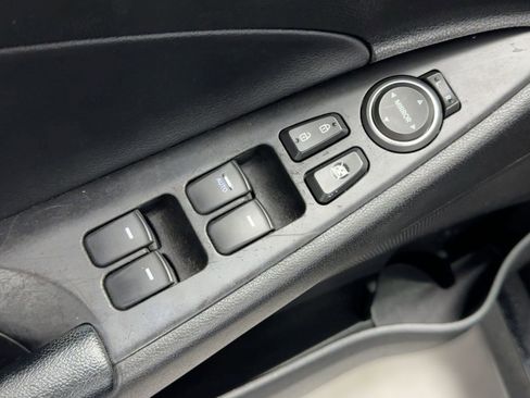 Used 2014 Hyundai Sonata SE image 13
