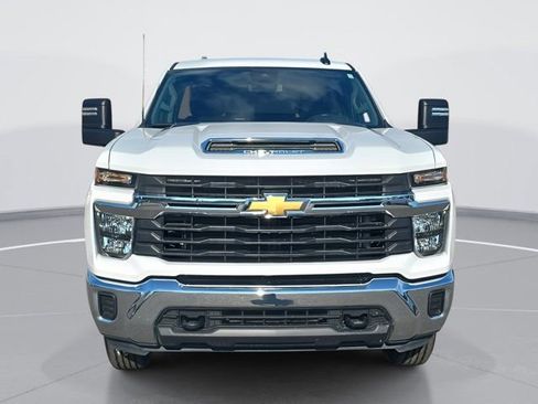 Used 2024 Chevrolet Silverado 2500 LT image 8