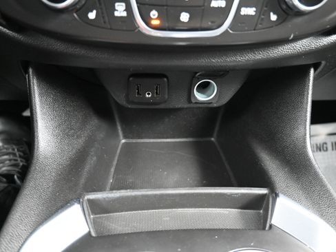 Used 2020 Chevrolet Traverse LT w/ LPO, Black Accent Package image 42