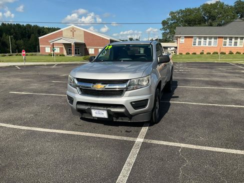 Used 2019 Chevrolet Colorado W/T RWD image 15