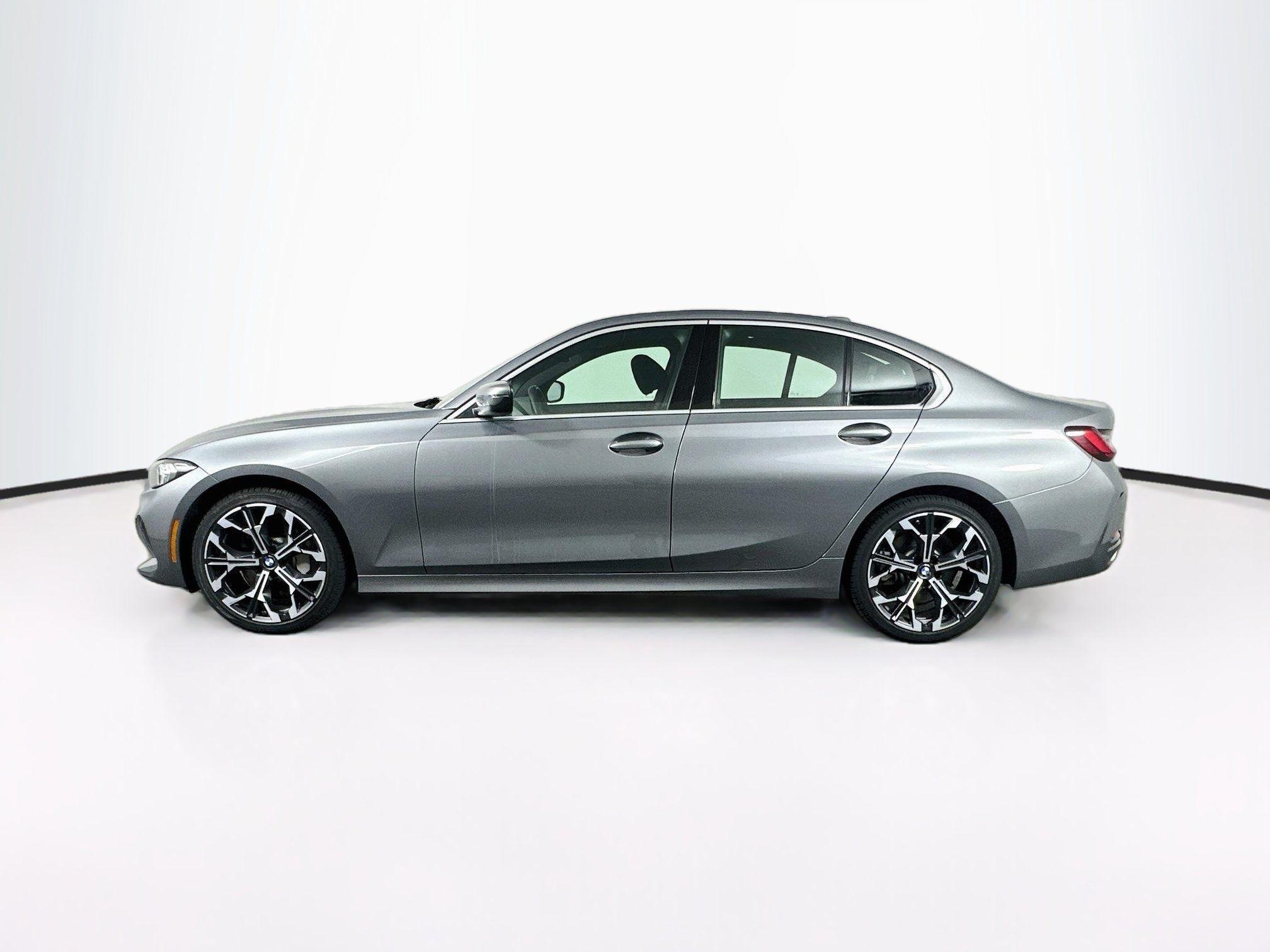 Used 2026 BMW 330i Sedan RWD image 4