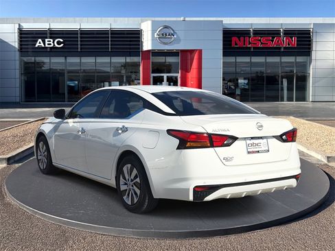 Used 2025 Nissan Altima 2.5 S image 7