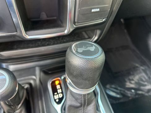 Used 2022 Jeep Wrangler Unlimited Sport image 13