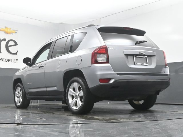 Used 2016 Jeep Compass Sport w/ Power Value Group FWD image 5