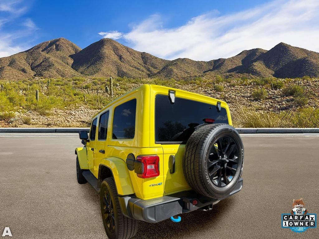 Used 2023 Jeep Wrangler Unlimited Sahara AWD/4WD image 3