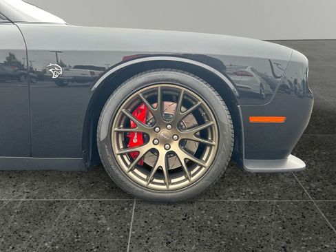 Used 2015 Dodge Challenger SRT Hellcat image 10