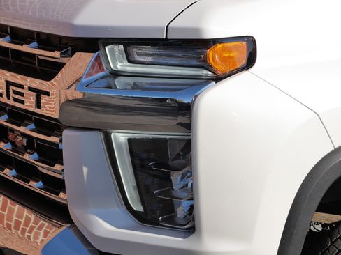 Used 2023 Chevrolet Silverado 2500 LTZ w/ LTZ Convenience Package image 5