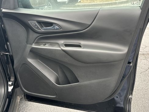 Used 2022 Chevrolet Equinox LT image 16